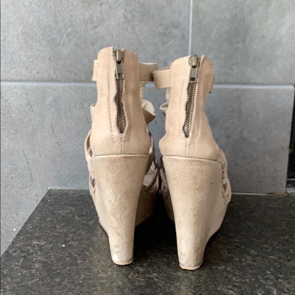 Mia wedges